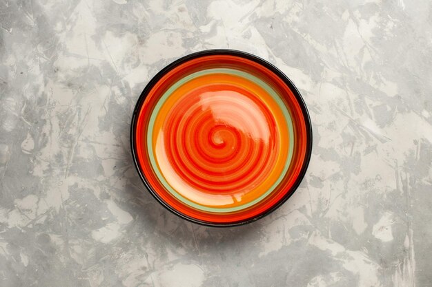 Unikalne piękno ręcznie wykonywanych pater inspirowanych stylem PRL