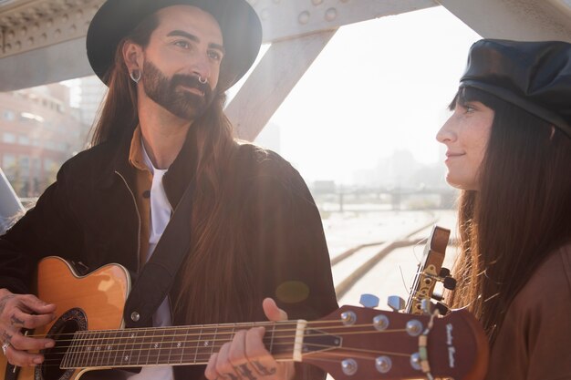 Jak podróże mogą wzbogacić Twoją pasję do muzyki?