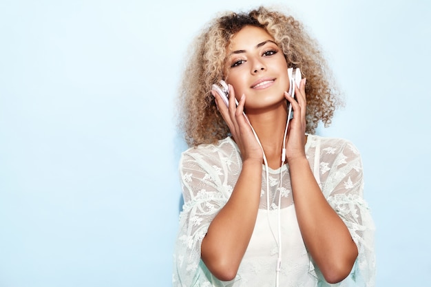 Jak wybrać idealne słuchawki do swoich potrzeb?